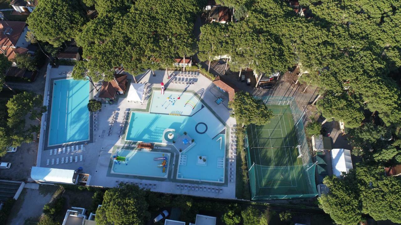 Victoria Mobilehome In Camping Mare E Pineta Lido di Spina Exterior photo