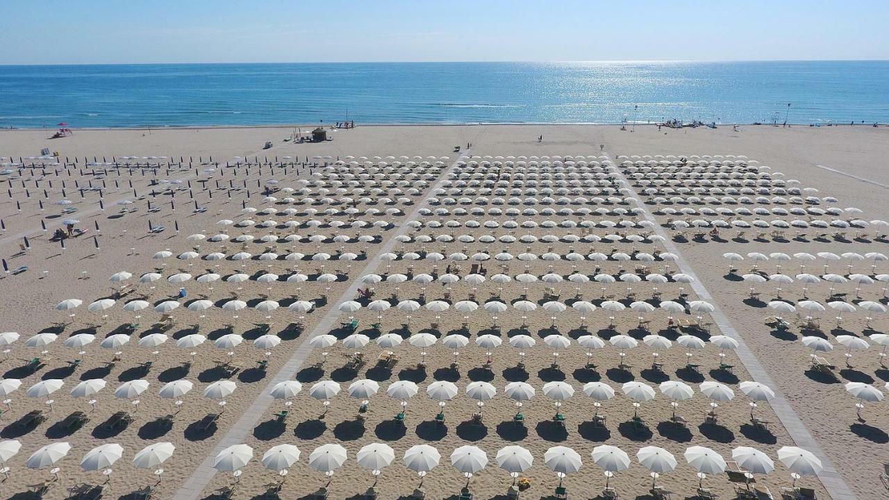 Victoria Mobilehome In Camping Mare E Pineta Lido di Spina Exterior photo