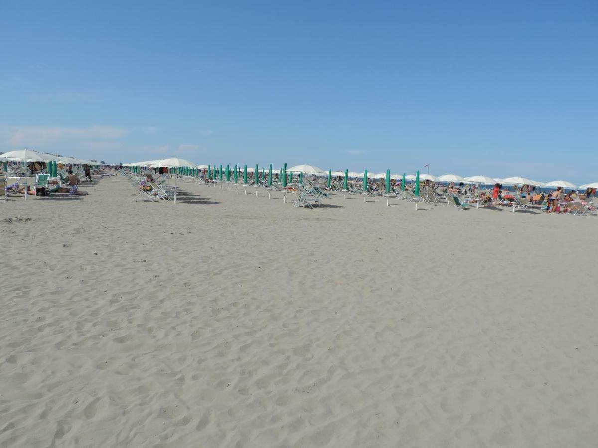 Victoria Mobilehome In Camping Mare E Pineta Lido di Spina Exterior photo