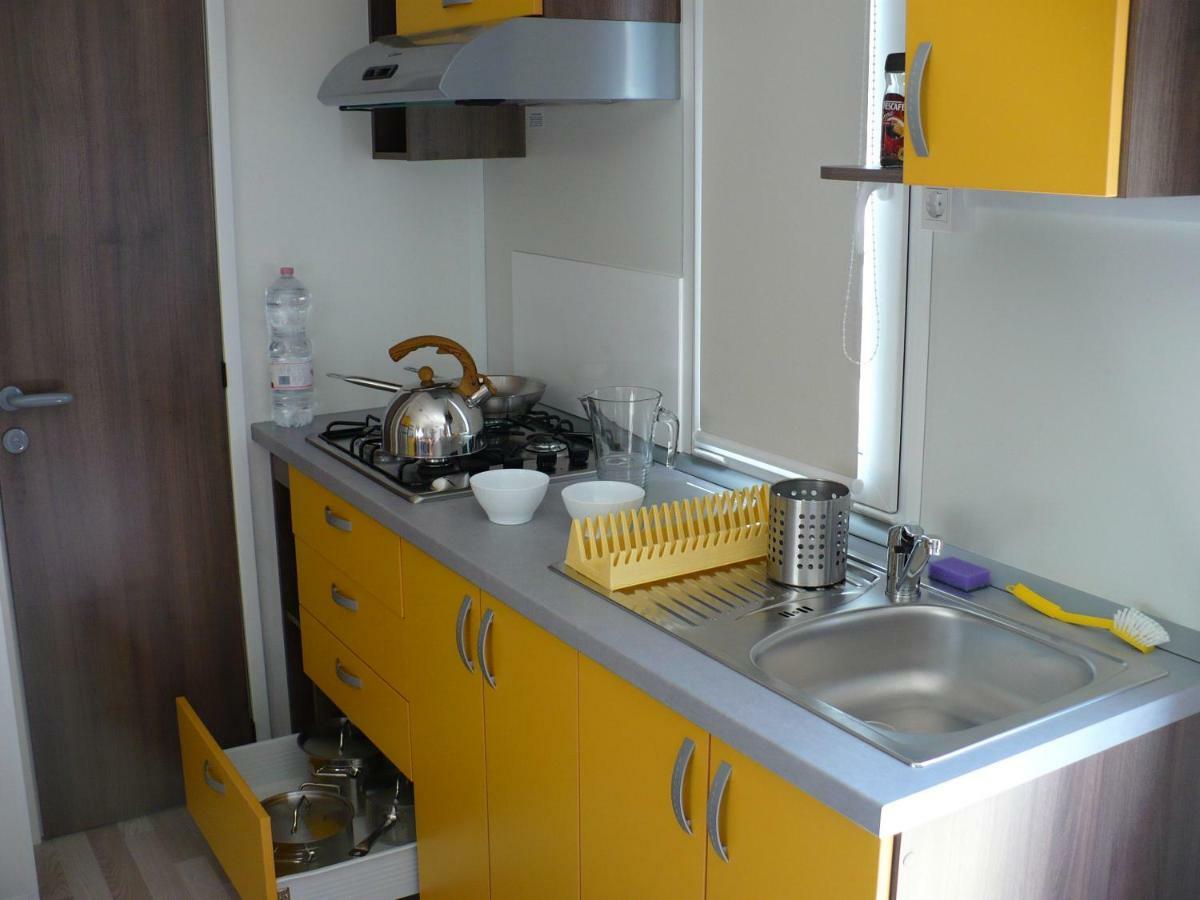 Victoria Mobilehome In Camping Mare E Pineta Lido di Spina Exterior photo